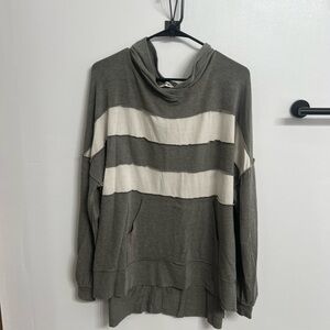 Green & white color block hoodie